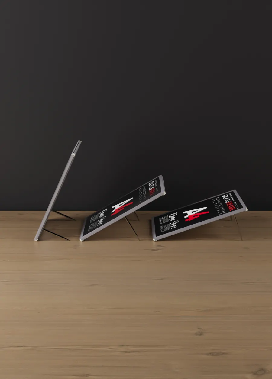 Настольная односторонняя световая панель GlassFrame (Гласфрейм) А4 на металлических опорах (пенхолдерах)